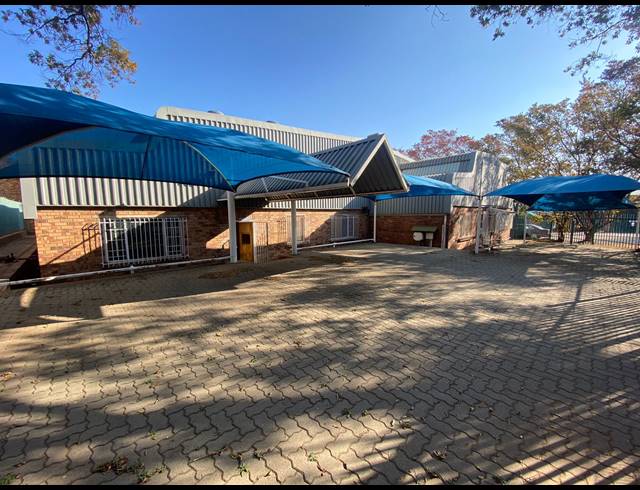 775M² WAREHOUSE TO LET IN ROBERTVILLE